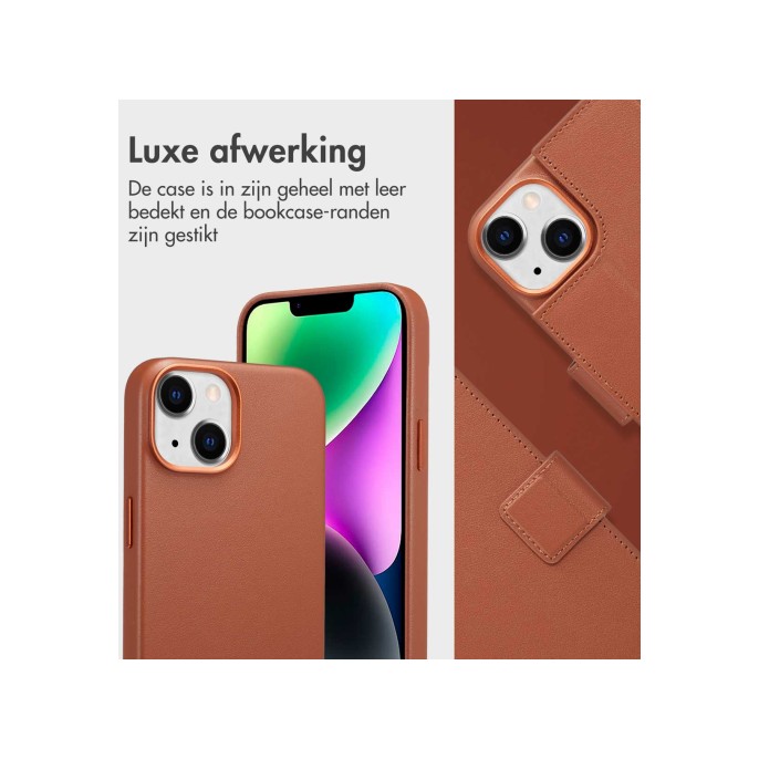 Accezz leather bookcase 2-in-1 met magsafe apple iphone 14 - sienna brown Accezz leather bookcase 2-in-1 met magsafe apple iphone 14 - sienna brown
