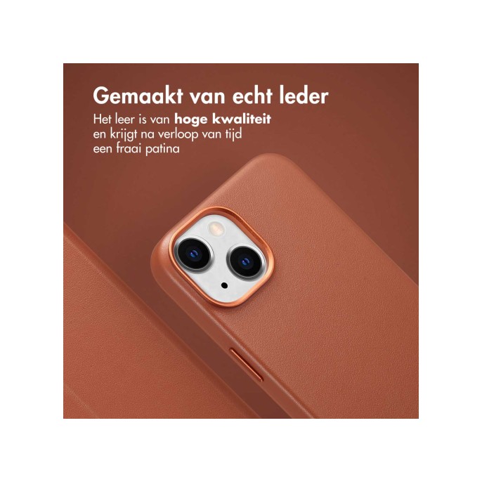 Accezz leather bookcase 2-in-1 met magsafe apple iphone 14 - sienna brown Accezz leather bookcase 2-in-1 met magsafe apple iphone 14 - sienna brown