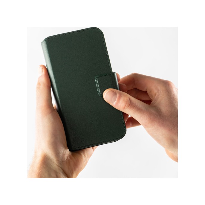 Accezz leather bookcase 2-in-1 met magsafe apple iphone 16 - cedar green Accezz leather bookcase 2-in-1 met magsafe apple iphone 16 - cedar green