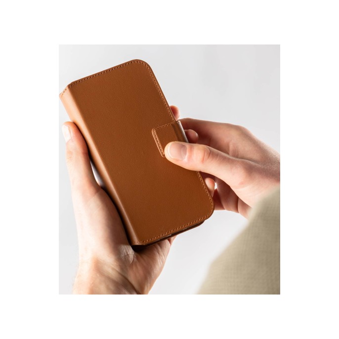 Accezz leather bookcase 2-in-1 met magsafe iphone 16 pro max - sienna brown Accezz leather bookcase 2-in-1 met magsafe iphone 16 pro max - sienna brown