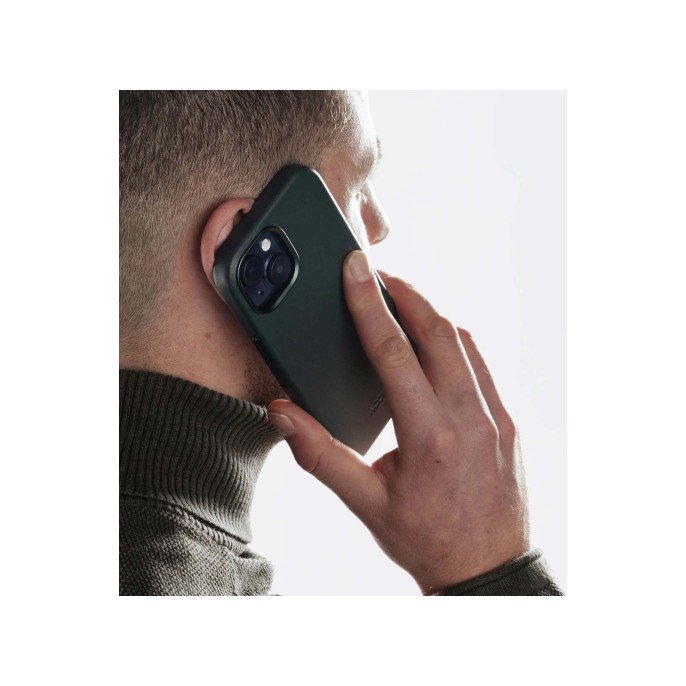 Accezz magsafe leather backcover apple iphone 14 pro - cedar green Accezz magsafe leather backcover apple iphone 14 pro - cedar green