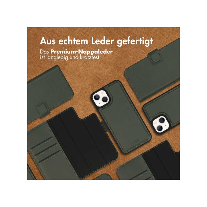 Accezz premium leather 2 in 1 wallet bookcase apple iphone 13 mini - groen Accezz premium leather 2 in 1 wallet bookcase apple iphone 13 mini - groen
