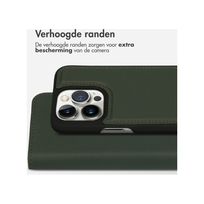 Accezz premium leather 2 in 1 wallet bookcase iphone 14 pro - groen Accezz premium leather 2 in 1 wallet bookcase iphone 14 pro - groen