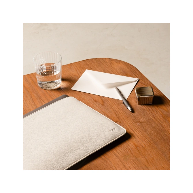 Accezz Leather Laptop hoes Apple MacBook 15 inch - Laptopsleeve - Beige