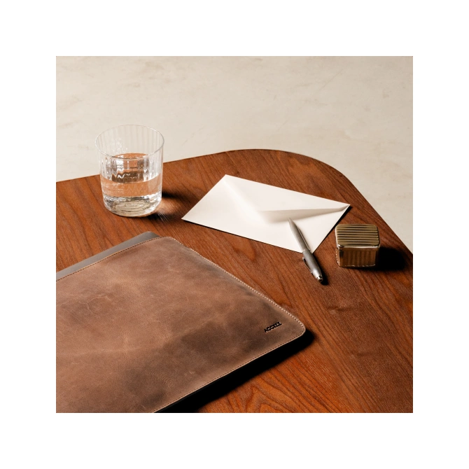 Accezz Leather Laptop hoes Apple MacBook 16 inch - Laptopsleeve - Cognac