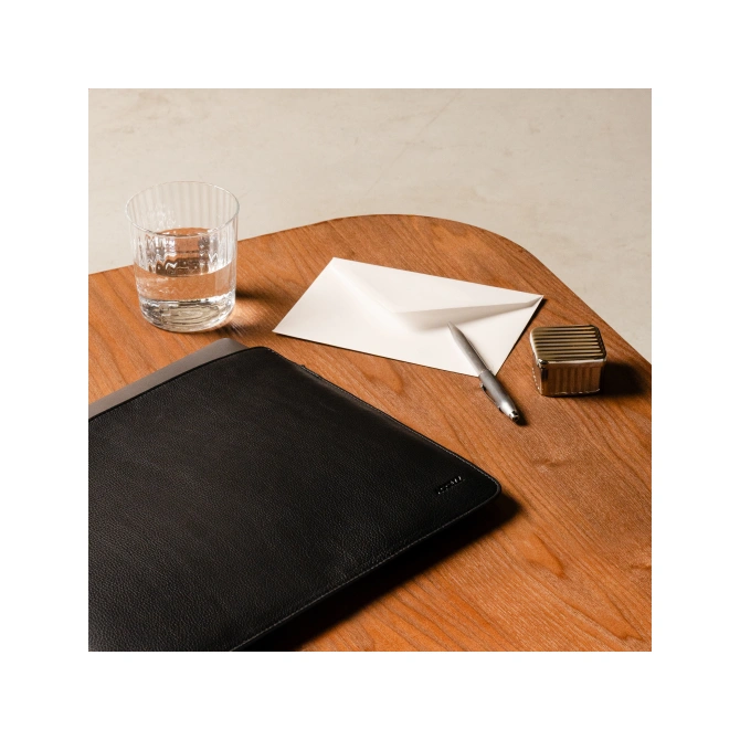 Accezz Leather Laptop hoes Apple MacBook 16 inch - Laptopsleeve - Zwart