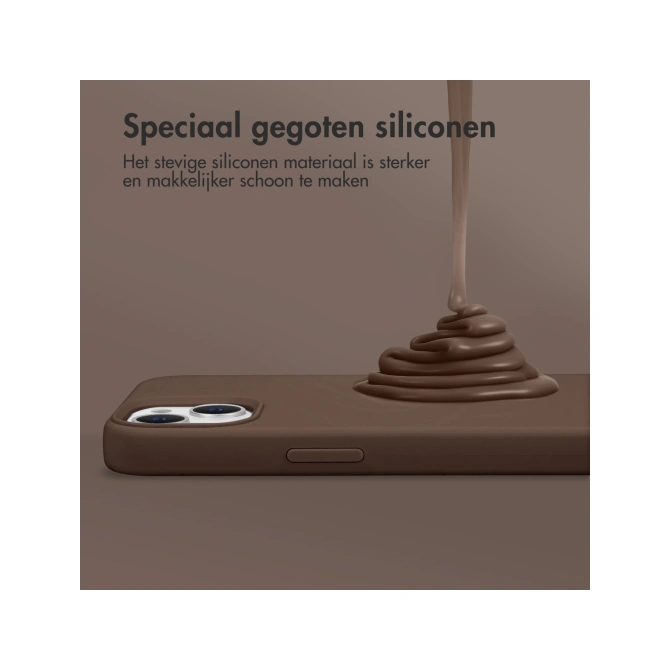 Accezz Liquid Silicone Backcover met MagSafe Apple iPhone 15 - New Tea Brown