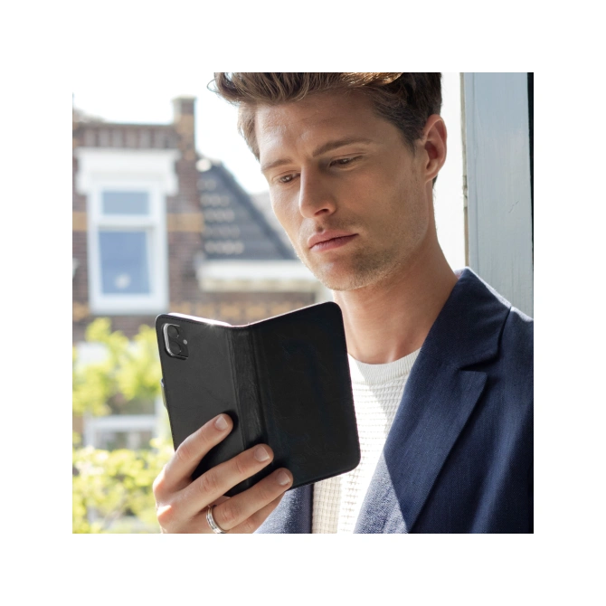 Selencia Echt Leren Bookcase Apple iPhone 8 Plus / 7 Plus - Zwart