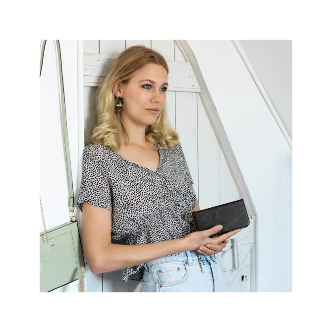 Selencia Echt Leren Bookcase Apple iPhone 8 Plus / 7 Plus - Zwart