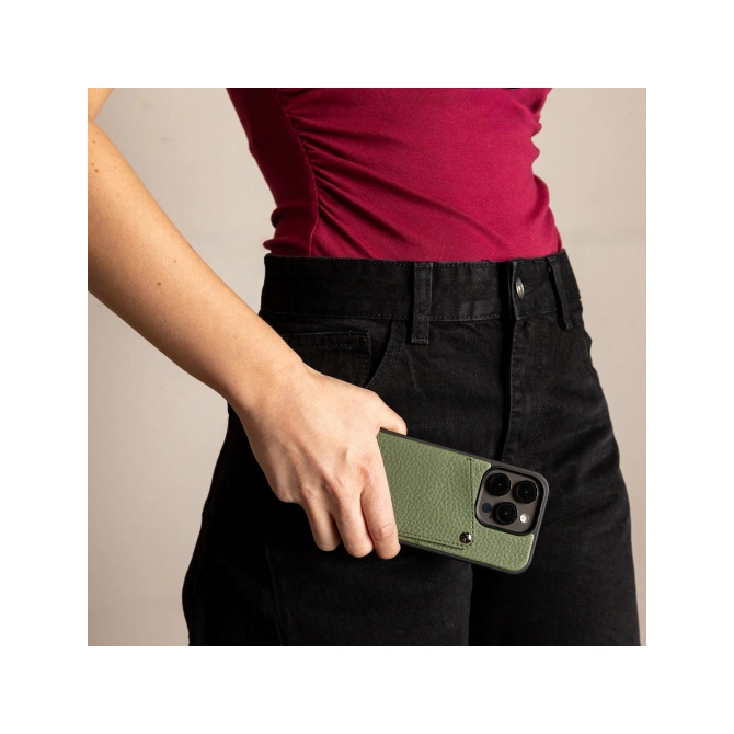 Selencia Riva Backcover met Pashouder Apple iPhone 16 - Sage Green